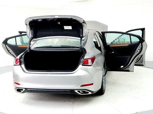 Used 2019 Lexus ES 350 w/ Accessory Package 2 FWD image 11