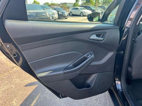 Used 2013 Ford Focus SE FWD image 16