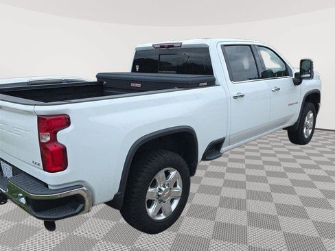 Used 2022 Chevrolet Silverado 2500 LTZ AWD/4WD image 3