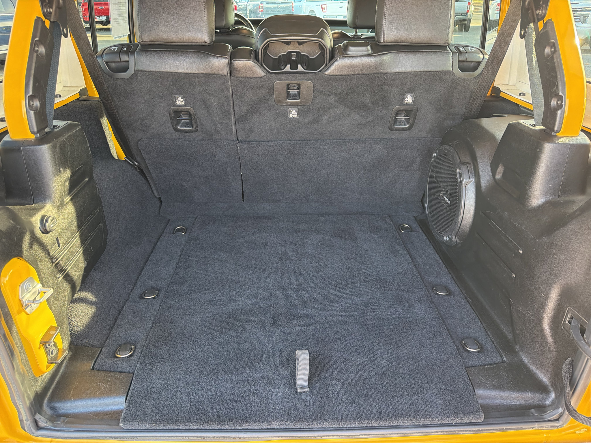 Used 2019 Jeep Wrangler Unlimited Rubicon w/ Dual Top Group AWD/4WD image 17