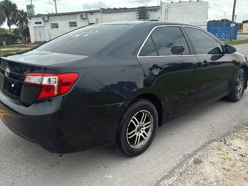 Used 2012 Toyota Camry FWD image 4