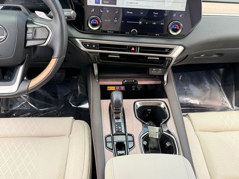 Used 2024 Lexus RX 350 AWD w/ Convenience Package image 14