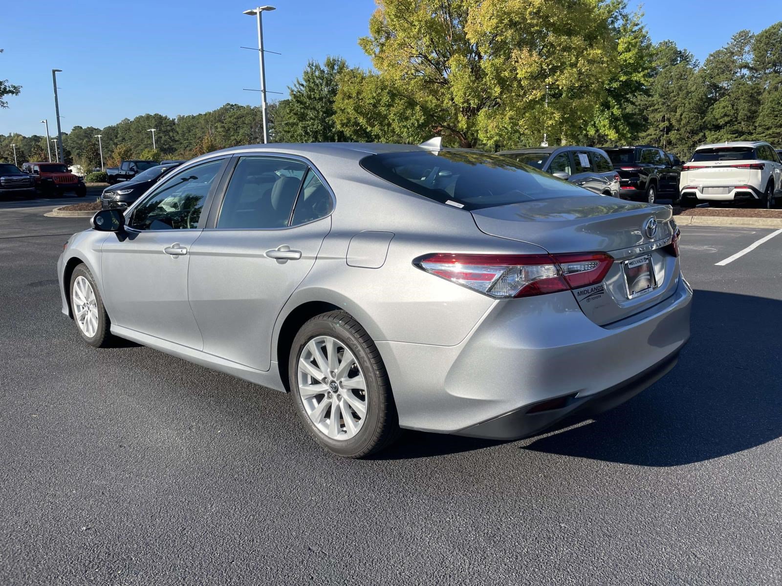 Used 2020 Toyota Camry LE FWD image 4