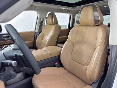 Used 2025 INFINITI QX80 Sensory image 42