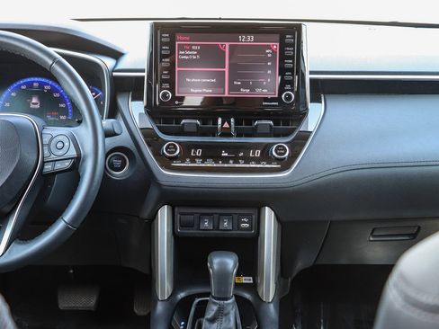 Used 2022 Toyota Corolla Cross XLE AWD/4WD image 12