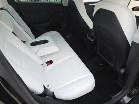 Used 2024 Tesla Model Y Performance AWD/4WD image 30