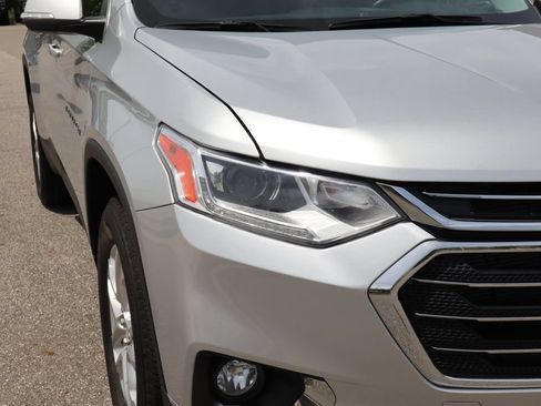 Used 2021 Chevrolet Traverse LT FWD image 5