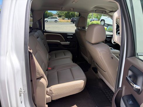 Used 2018 Chevrolet Silverado 1500 LTZ Z71 AWD/4WD image 6
