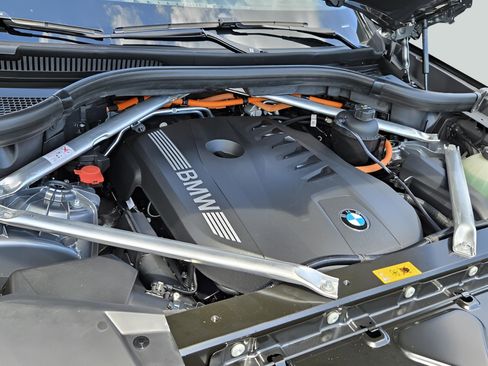 New 2026 BMW X5 xDrive50e w/ Executive Package image 32