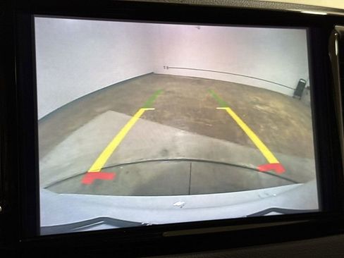 Used 2024 Chrysler Pacifica Touring-L image 15