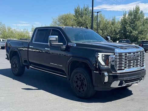Used 2024 GMC Sierra 3500 Denali w/ Denali Reserve Package AWD/4WD image 9
