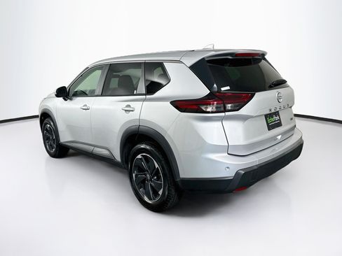 Used 2024 Nissan Rogue SV FWD image 5