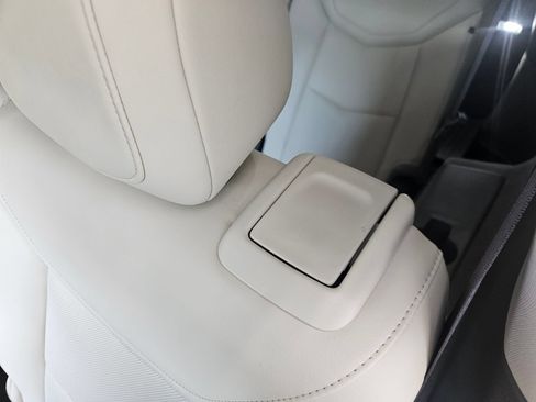 Used 2024 Cadillac XT6 Premium Luxury w/ Technology Package AWD/4WD image 54