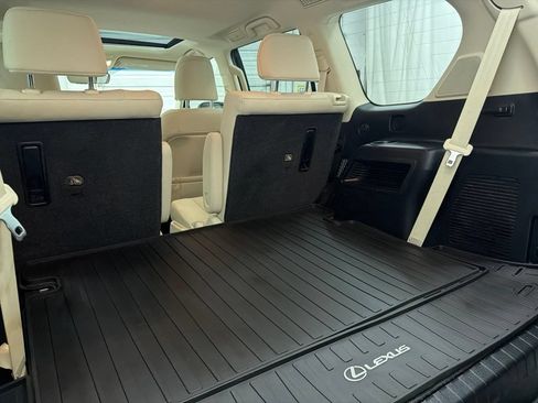 Used 2023 Lexus GX 460 Premium w/ Accessory Package AWD/4WD image 25