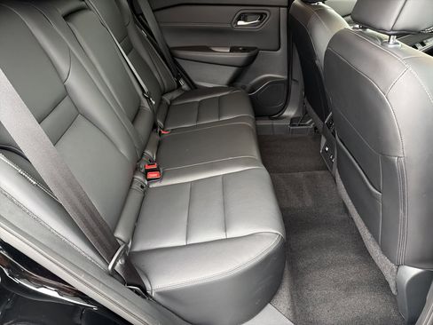 Used 2024 Nissan Rogue SL w/ SL Premium Package image 15