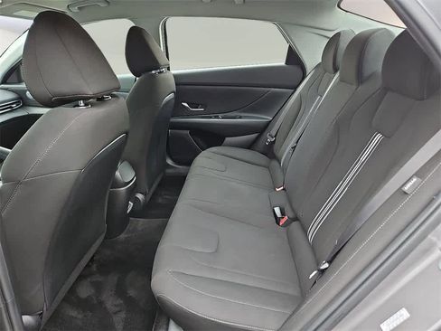 Used 2024 Hyundai Elantra SEL image 8
