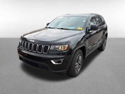Used 2020 Jeep Grand Cherokee Laredo w/ 18" Wheel & 8.4" Radio Group image 1