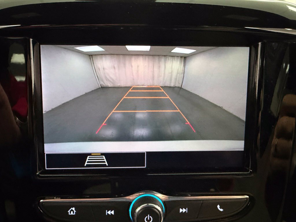 Used 2022 Chevrolet Traverse LS AWD/4WD image 27