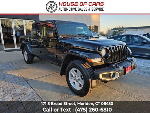 Used 2021 Jeep Gladiator Sport image 2