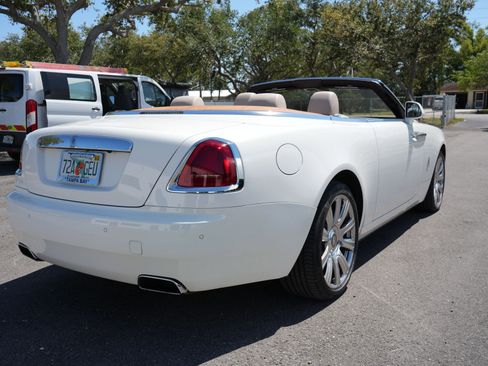 Used 2017 Rolls-Royce Dawn image 15