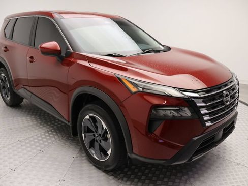 Used 2025 Nissan Rogue SV FWD image 6