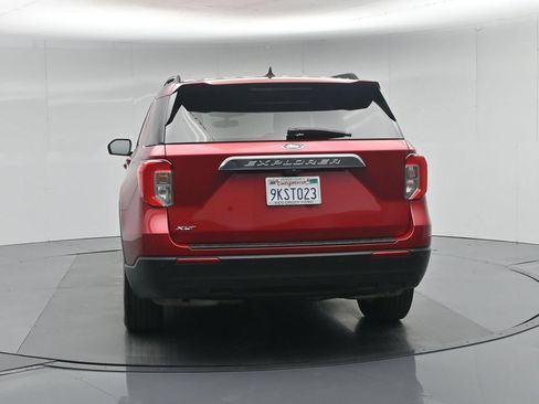 Certified 2023 Ford Explorer XLT RWD image 30