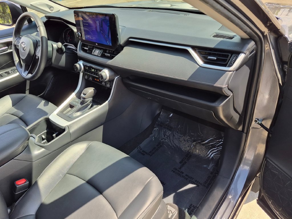 Used 2023 Toyota RAV4 XLE Premium FWD image 9
