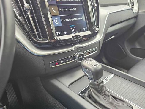 Used 2019 Volvo XC60 T5 Momentum w/ Multimedia Package AWD/4WD image 25