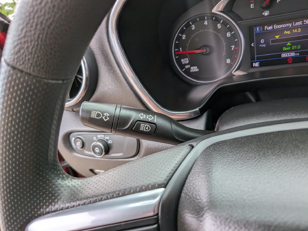 Used 2021 Chevrolet Blazer LT FWD image 32