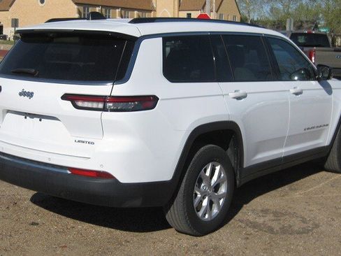 Used 2023 Jeep Grand Cherokee L Limited w/ Luxury Tech Group II AWD/4WD image 5