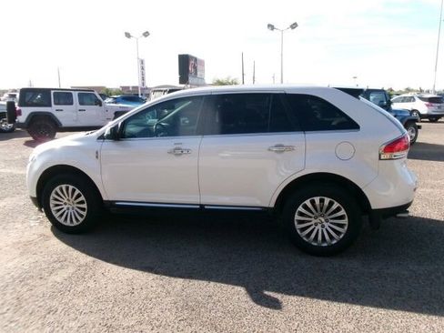 Used 2014 Lincoln MKX FWD w/ Walnut Swirl Wood Package image 11