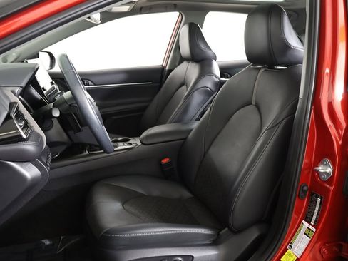 Used 2024 Toyota Camry XSE w/ Navigation Package image 32