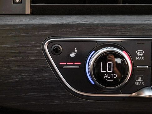 Used 2018 Audi A4 2.0T Ultra Premium Plus w/ Premium Plus Package image 24