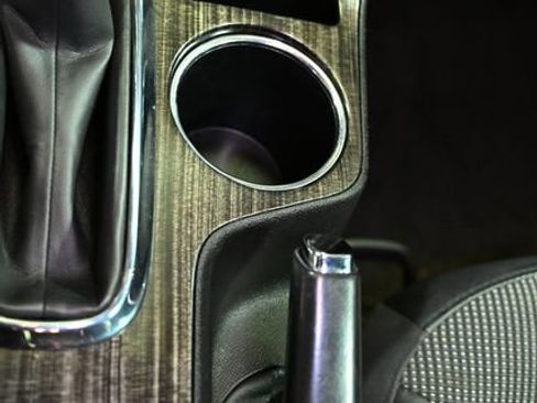 Used 2016 Chevrolet Malibu LT image 23