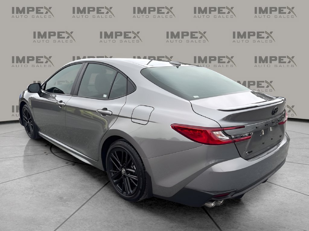 Used 2025 Toyota Camry SE FWD image 3