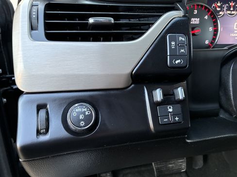 Used 2016 GMC Yukon Denali RWD image 44