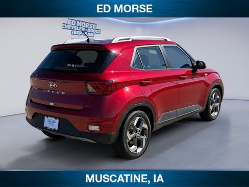 Used 2025 Hyundai Venue SEL image 5