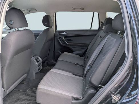 Used 2018 Volkswagen Tiguan S FWD image 13