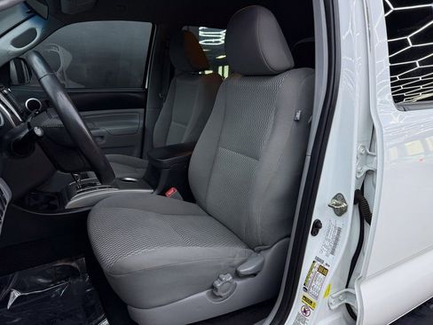 Used 2015 Toyota Tacoma TRD Pro image 17