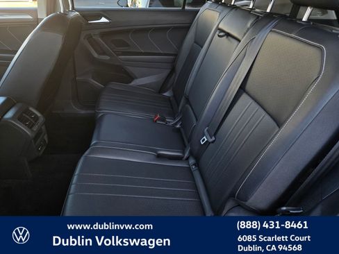 Certified 2022 Volkswagen Tiguan SE image 17