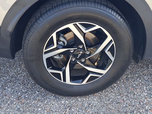 Used 2023 Kia Sportage LX image 7