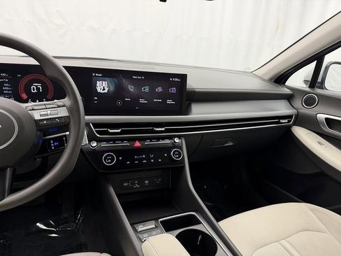 Used 2025 Hyundai Sonata SEL image 16