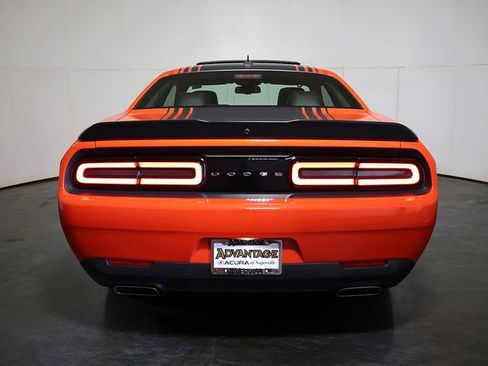 Used 2016 Dodge Challenger R/T Scat Pack RWD image 10