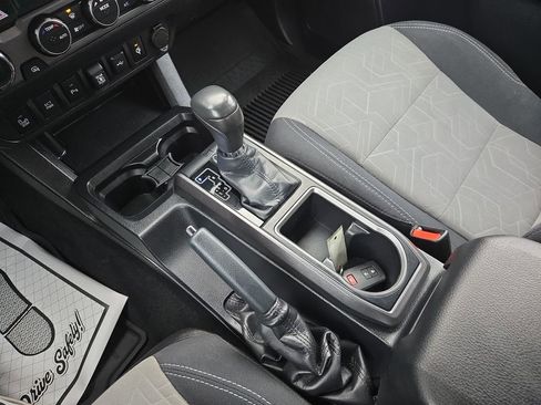 Used 2020 Toyota Tacoma TRD Off-Road image 26