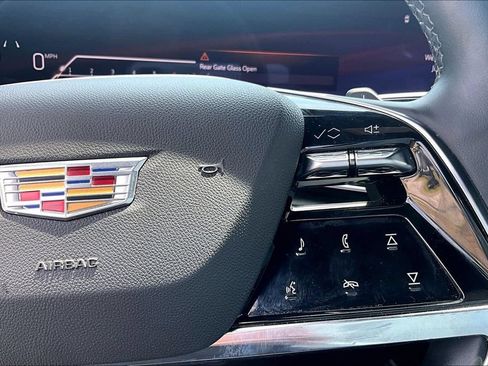 Used 2025 Cadillac Escalade ESV Premium Luxury AWD/4WD image 26