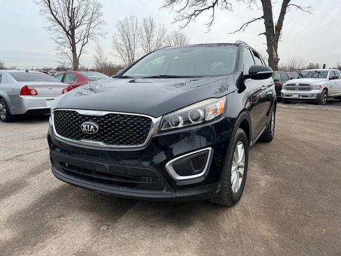 Used 2017 Kia Sorento LX w/ LX Convenience Package image 1