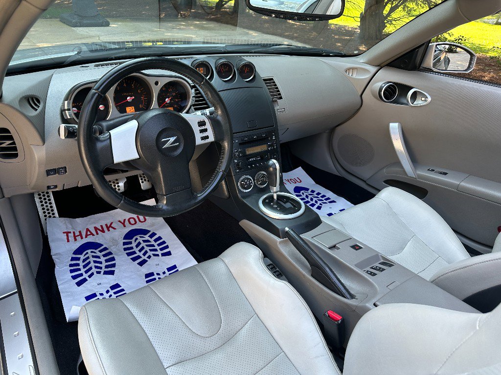 Used 2005 Nissan 350Z Touring RWD image 33