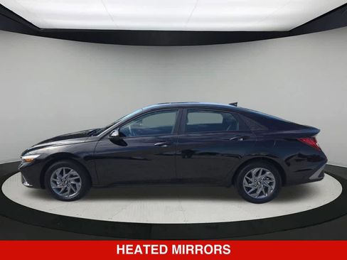 Used 2026 Hyundai Elantra Hybrid FWD image 3