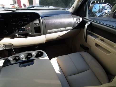 Used 2011 GMC Sierra 1500 SLE w/ Power Tech Package image 9