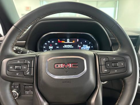 Used 2024 GMC Yukon AT4 w/ Technology Package AWD/4WD image 19